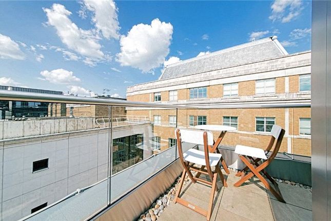 Flat to rent in Babmaes Street, St. James's