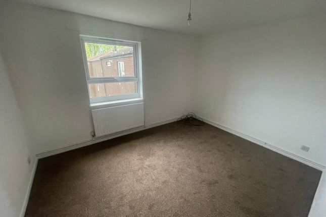 Flat to rent in Boulton Grange, Telford, Randlay