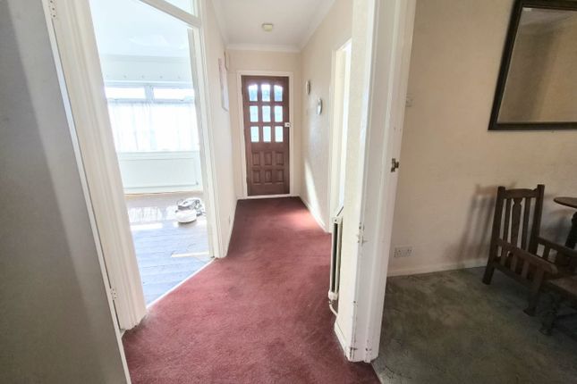 44 Harrogate Road, Hockley, Essex photo 3