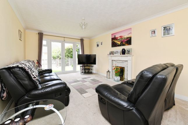 7, Northampton Close, Essex photo 4