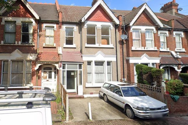 Thumbnail Room to rent in Penwortham Road, London