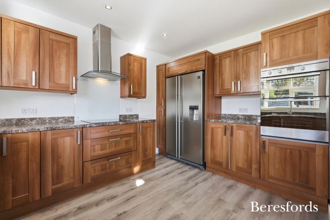 50, Woodland Avenue, Brentwood photo 3