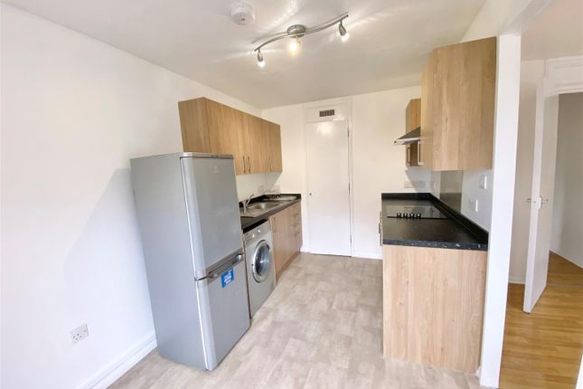 35, Chantry Court, Woods Avenue, Hatfield photo 5
