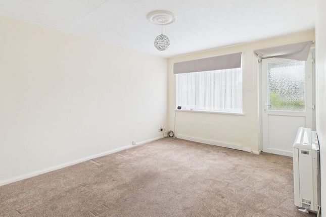 7, Roskrow Close, Redruth photo 2