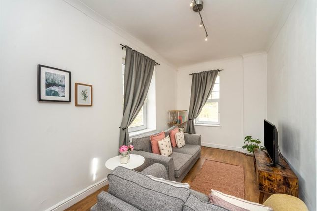 Flat to rent in Mill Street, Pontypridd