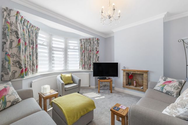 38 Warren Drive, Orpington photo 3