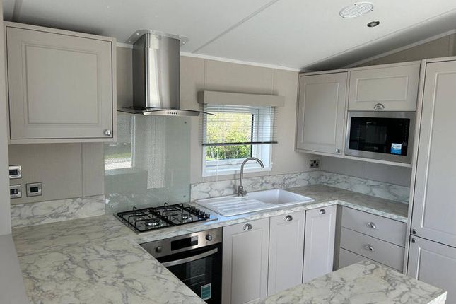 Carnaby, Lakehouse Lodge, Lytham St Annes photo 2