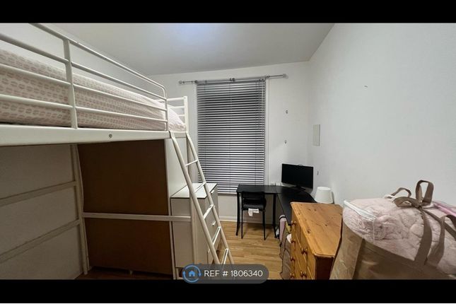 Room to rent in Bryantwood Road, London