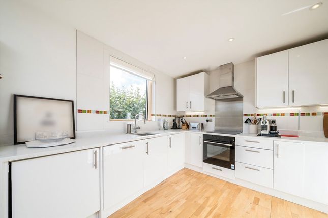 Flat 65, Artesian House, 96, Alscot Road, London photo 4