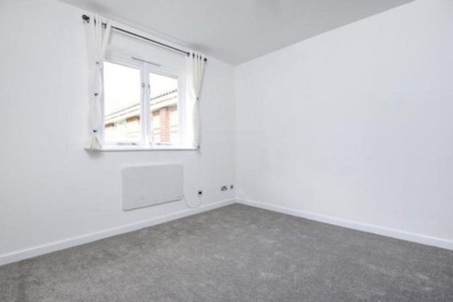 11, Mountbatten Gardens, Beckenham, Kent photo 5