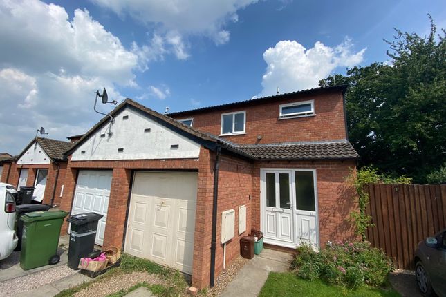 End terrace house to rent in Larkspur Close, Taunton