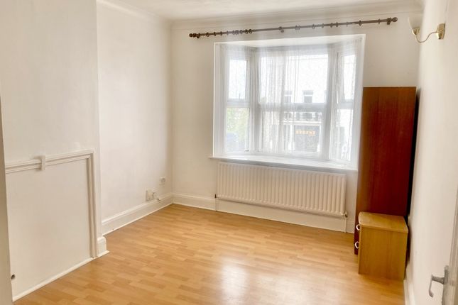Flat to rent in Corringham Road, Stanford-Le-Hope