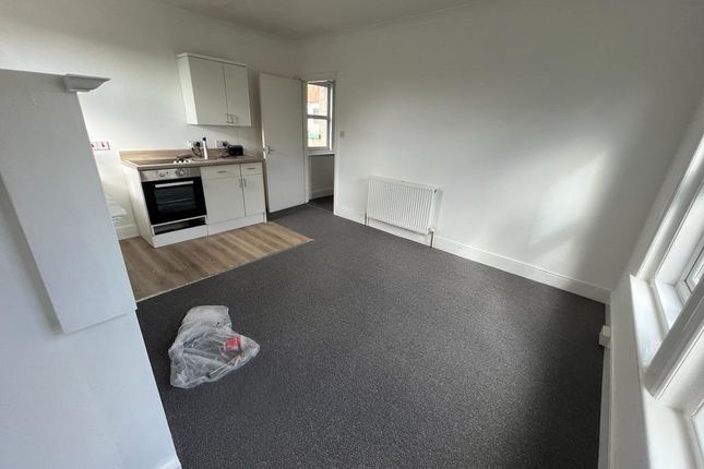 Flat 2, 36 Cromwell Road, Poole photo 5