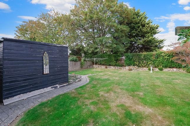 21, Balcombe Gardens, Surrey photo 2