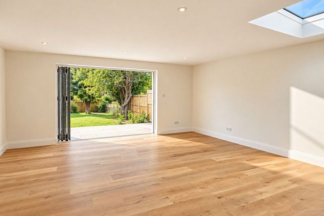 Cobham Road, Leatherhead photo 4