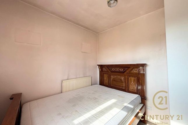 19, Cedars Drive, UXBRIDGE photo 5