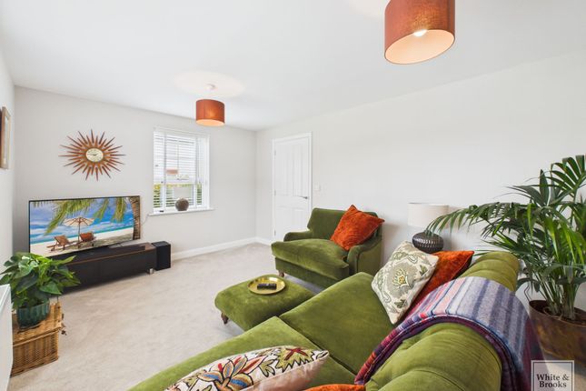 9 Hawthorn Way, Chichester photo 3