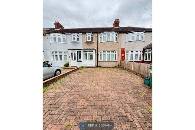 Marlow Drive, Cheam, Sutton photo 3