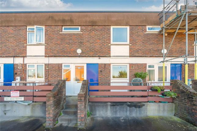 3-bed flat on 42, Annett Close, Shepperton, £265,000