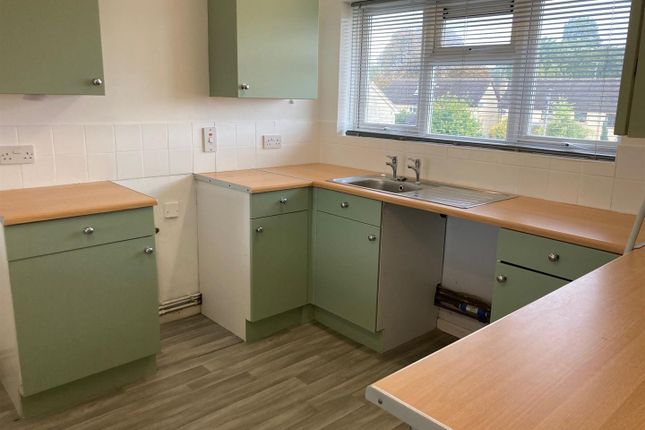 Top Floor Flat, 31, Dickens Avenue, Corsham photo 2