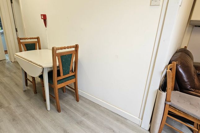 11, Fenella St, Manchester photo 3