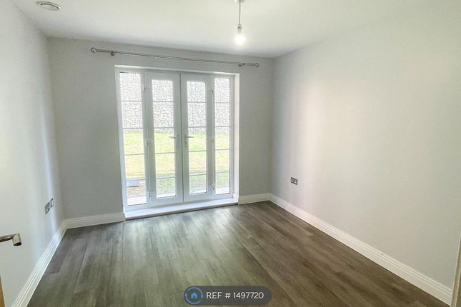 Flats  Sycamore Court, Crawley Green Road, Luton photo 3