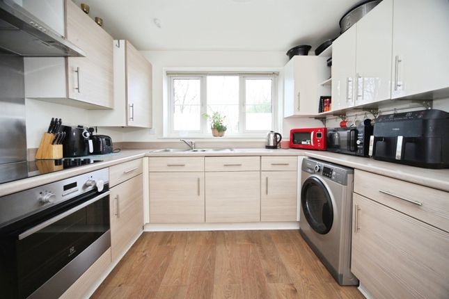 19, Fauna Field, DUNSTABLE photo 4