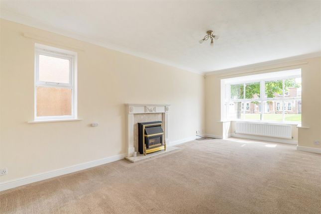8, Lupin Close, Chorley photo 2