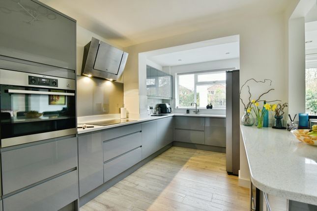 12, Naples Drive, Staffordshire photo 4