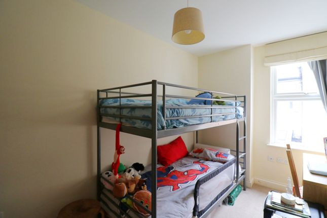 Flat for sale in 23 Twyford Avenue, Ealing Common, London