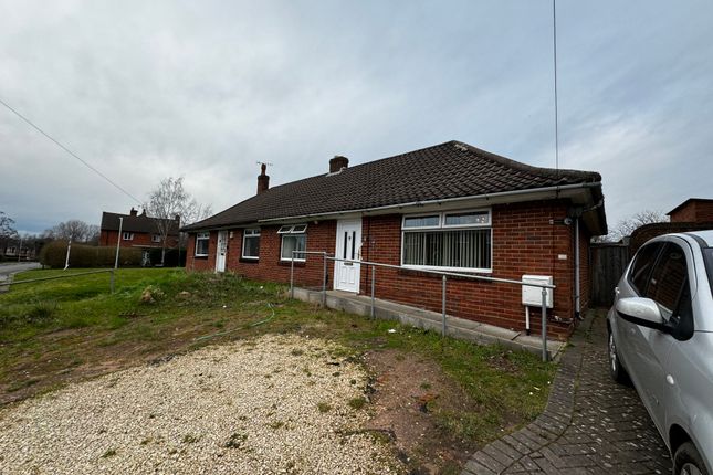 Semi-detached bungalow to rent in Kinfare Drive, Tettenhall Wood, Wolverhampton