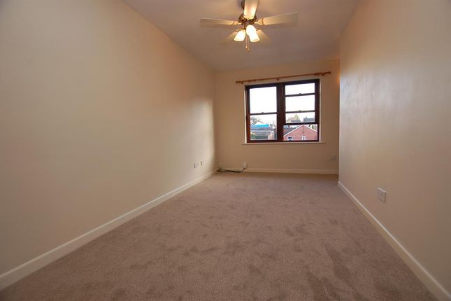 Flat 3, The Lyndons, Park Street, Kingswinford photo 4