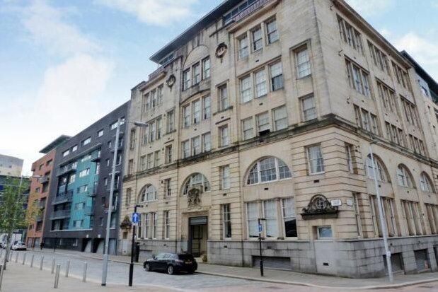 Thumbnail Flat to rent in College Street, Glasgow