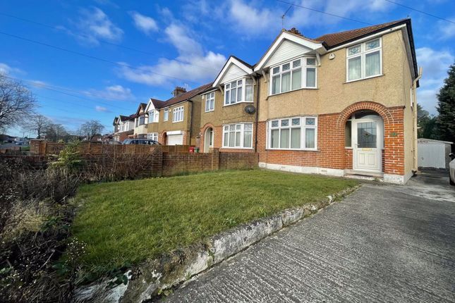 Thumbnail Property to rent in Shaggy Calf Lane, Slough