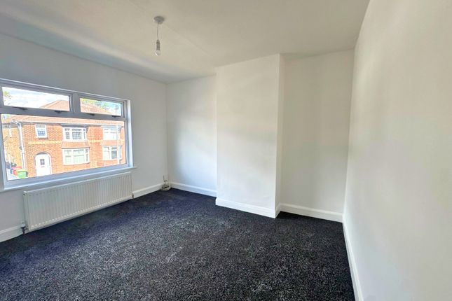 94, Warwick Road, Scunthorpe photo 3