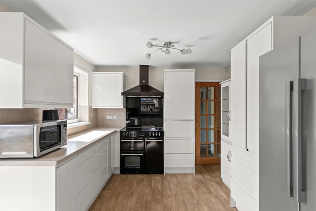 8, WALNUT CRESCENT, GOOLE photo 4