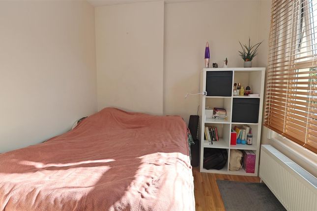 Flat 4, 5, Moreton Road, South Croydon photo 3