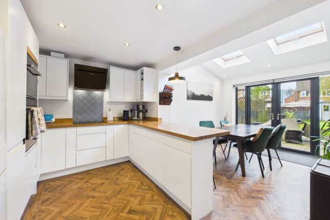 4, Flossmore Way, Leeds photo 2
