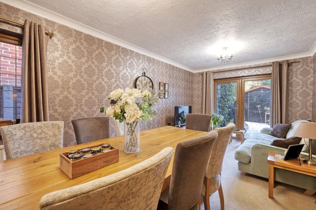 23, Rignals Lane, Chelmsford photo 4