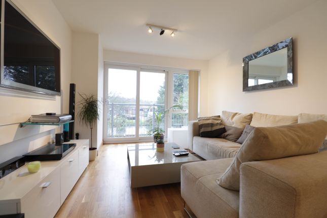 133, Smeaton Court, Hertford photo 4