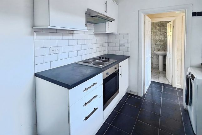 10b, Granville Road, Clacton-On-Sea photo 2