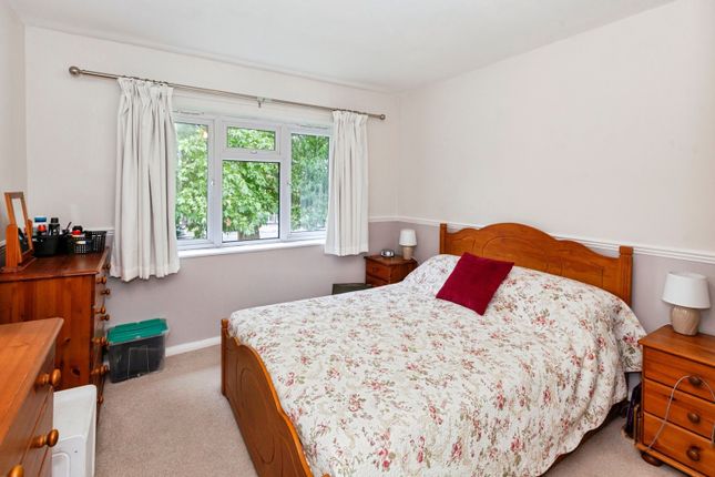 Powis Close, Maidenhead photo 2