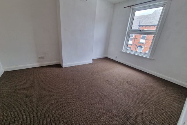 21 Kelsall Grove, Leeds photo 3