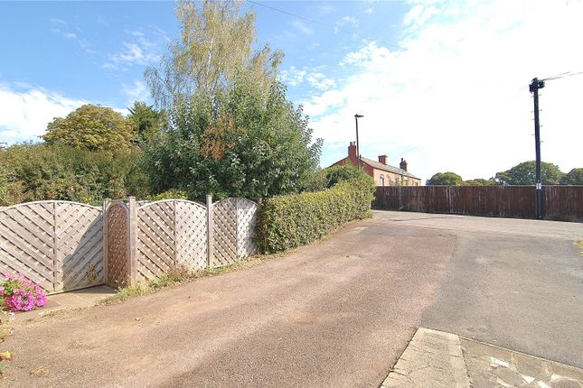 65, Chapel Lane, Stroud photo 2