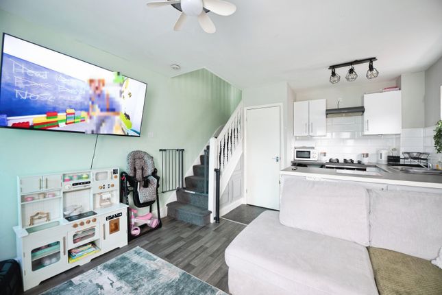8 Loxley Court, Morris Road, Romford photo 3