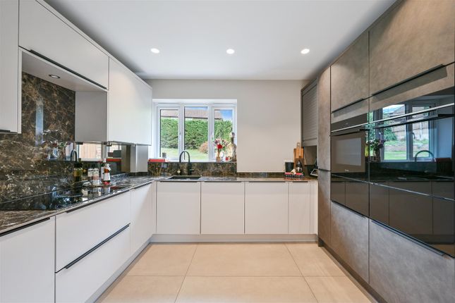 56, Hillside, Banstead photo 4
