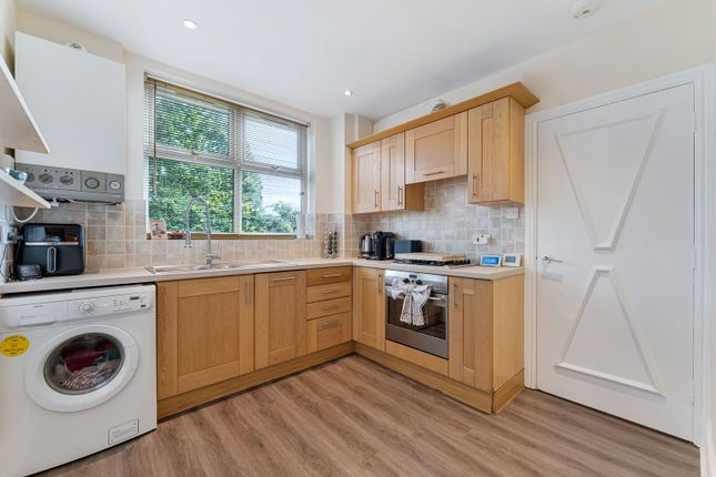 Silver Birches, 398,Flat 4, Parrs Wood Road, Manchester photo 4