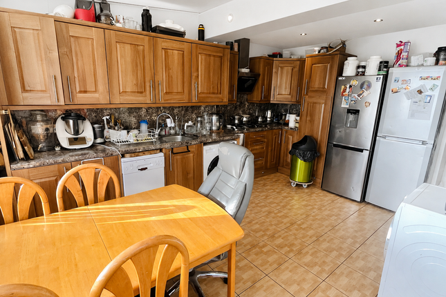 8 Benham Road, London photo 4