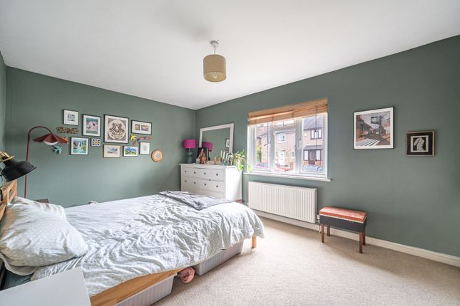 14, Claybridge Road, London photo 4