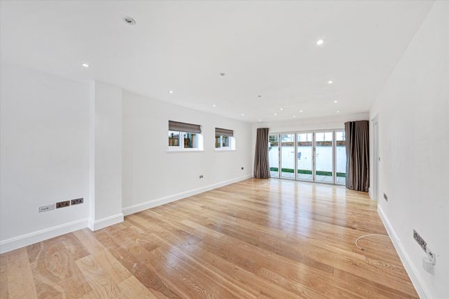 Detached house to rent in Summerfield Road, Loughton, Essex IG10